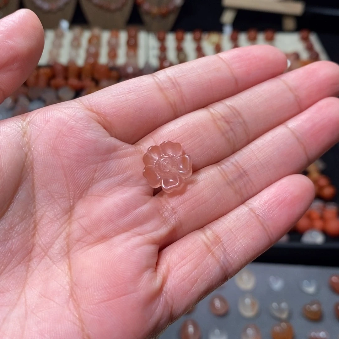 南红玛瑙冰飘未镶嵌有钱花1