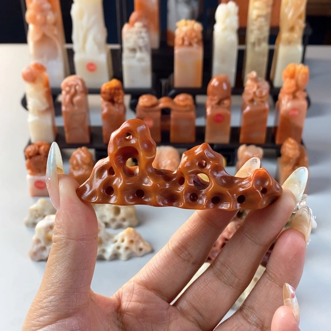 昌化石印石老挝石 笔搁笔架