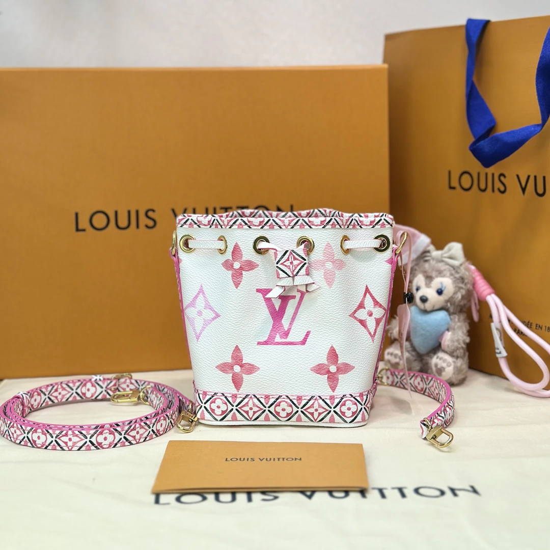 全新未使用 LouisVuitton/路易威登 壹所/nano水桶粉白/斜挎闲置