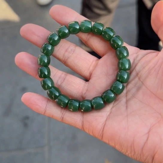 和田玉手链未镶嵌卡10直切阳绿