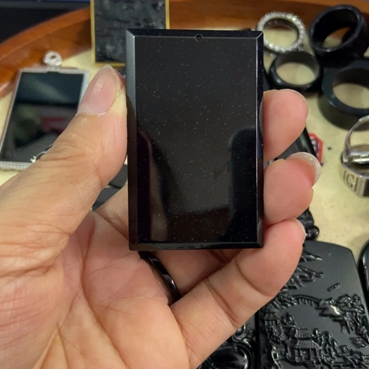 翡翠颈饰未镶嵌盛*生墨翠