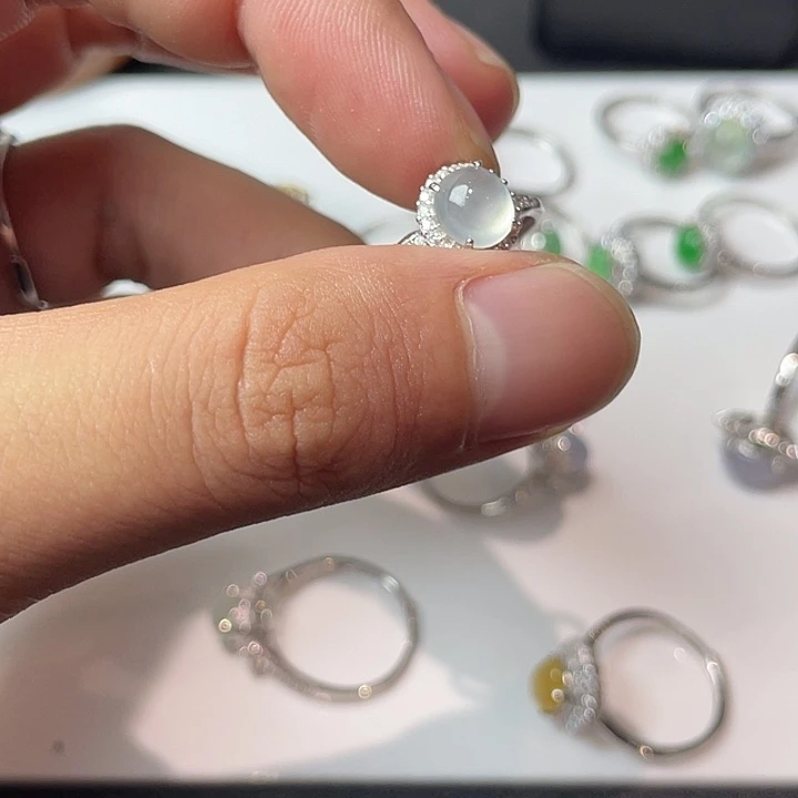 翡翠戒指未镶嵌翡翠