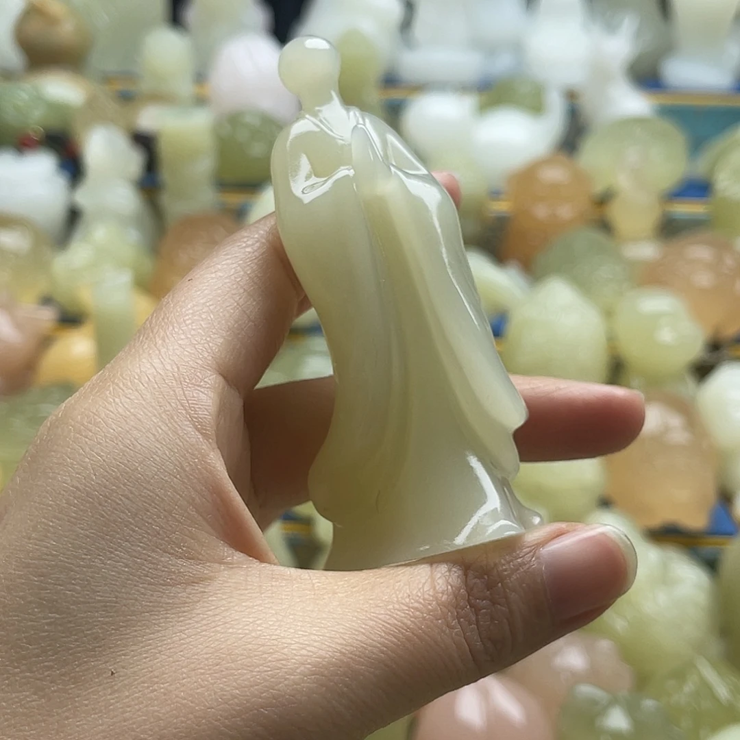 牧***云玉天然桌面小摆件