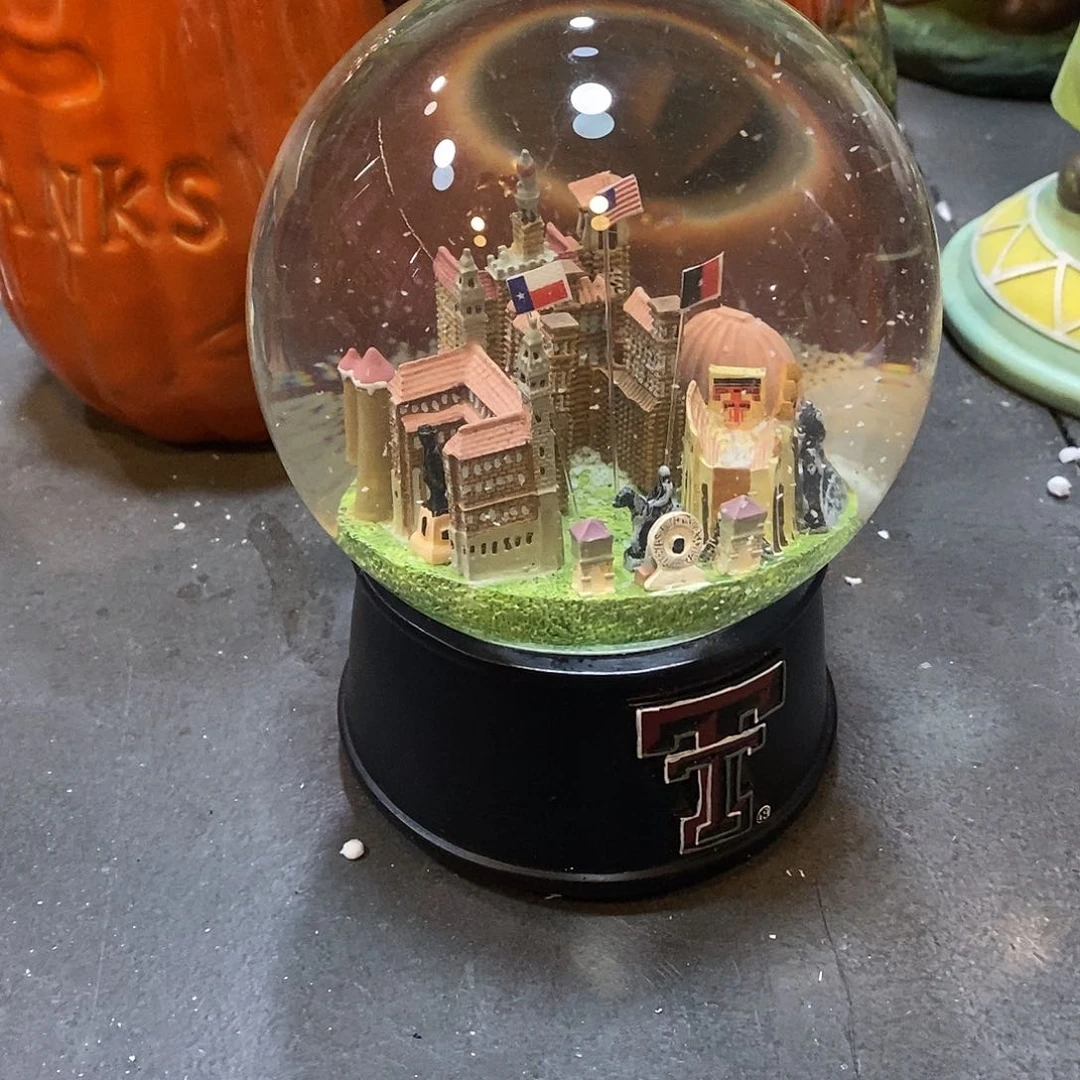 树脂制品音乐水晶球