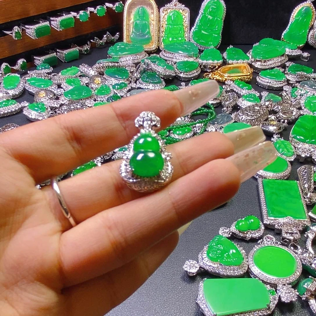 翡翠未镶嵌吊坠(不含链)308