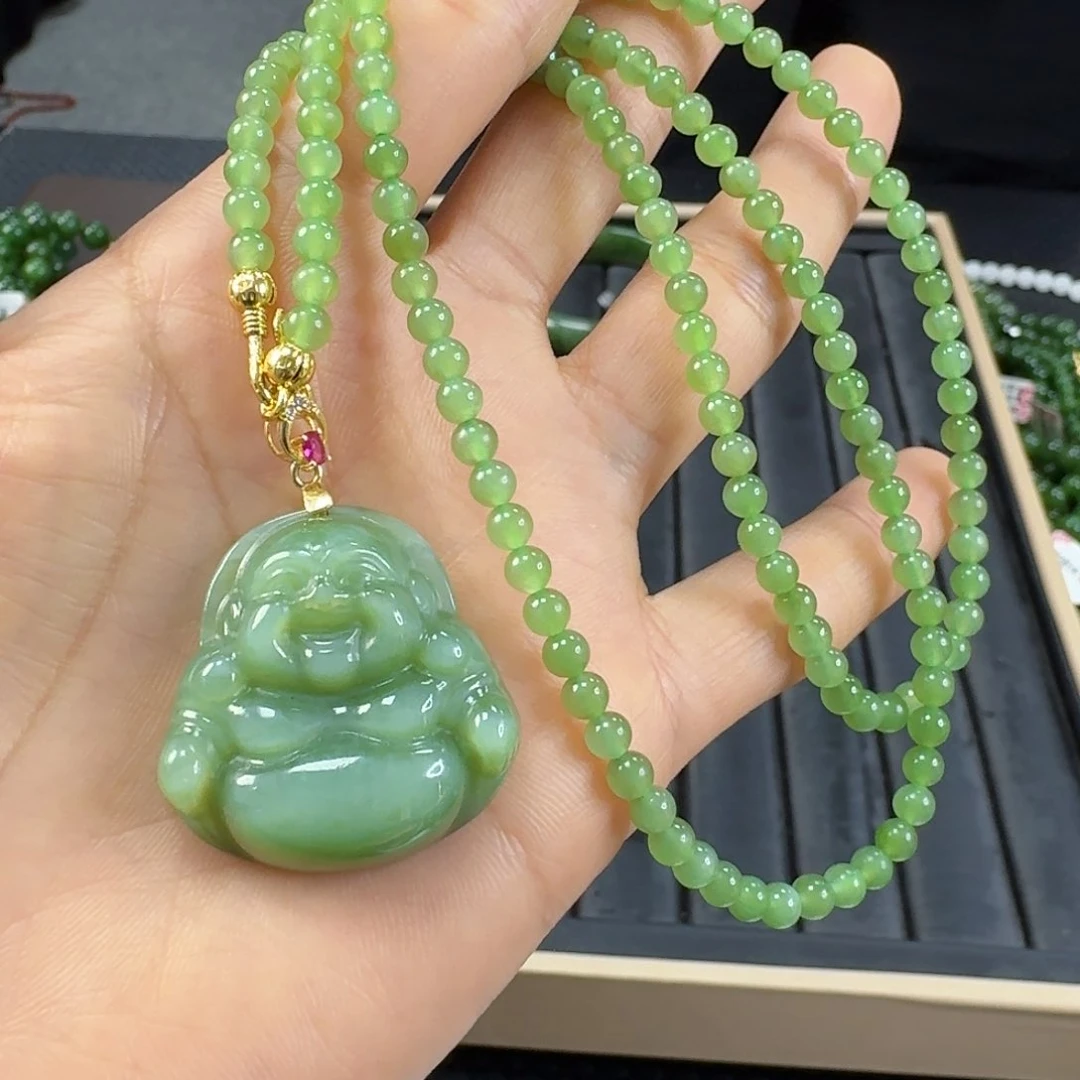 颈饰未镶嵌和田玉（碧玉）