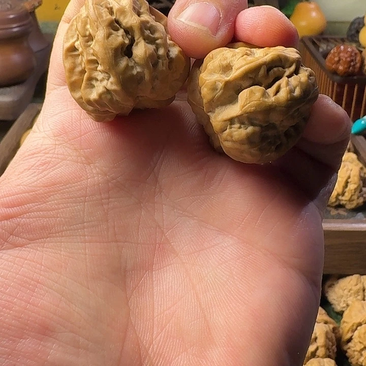 偏***愛文玩核桃吊坠延庆蛤蟆头四开背三角毒蟾