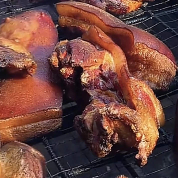 前腿肉（镇雄坡头镇堰塘村），特产传统柴火牛干巴