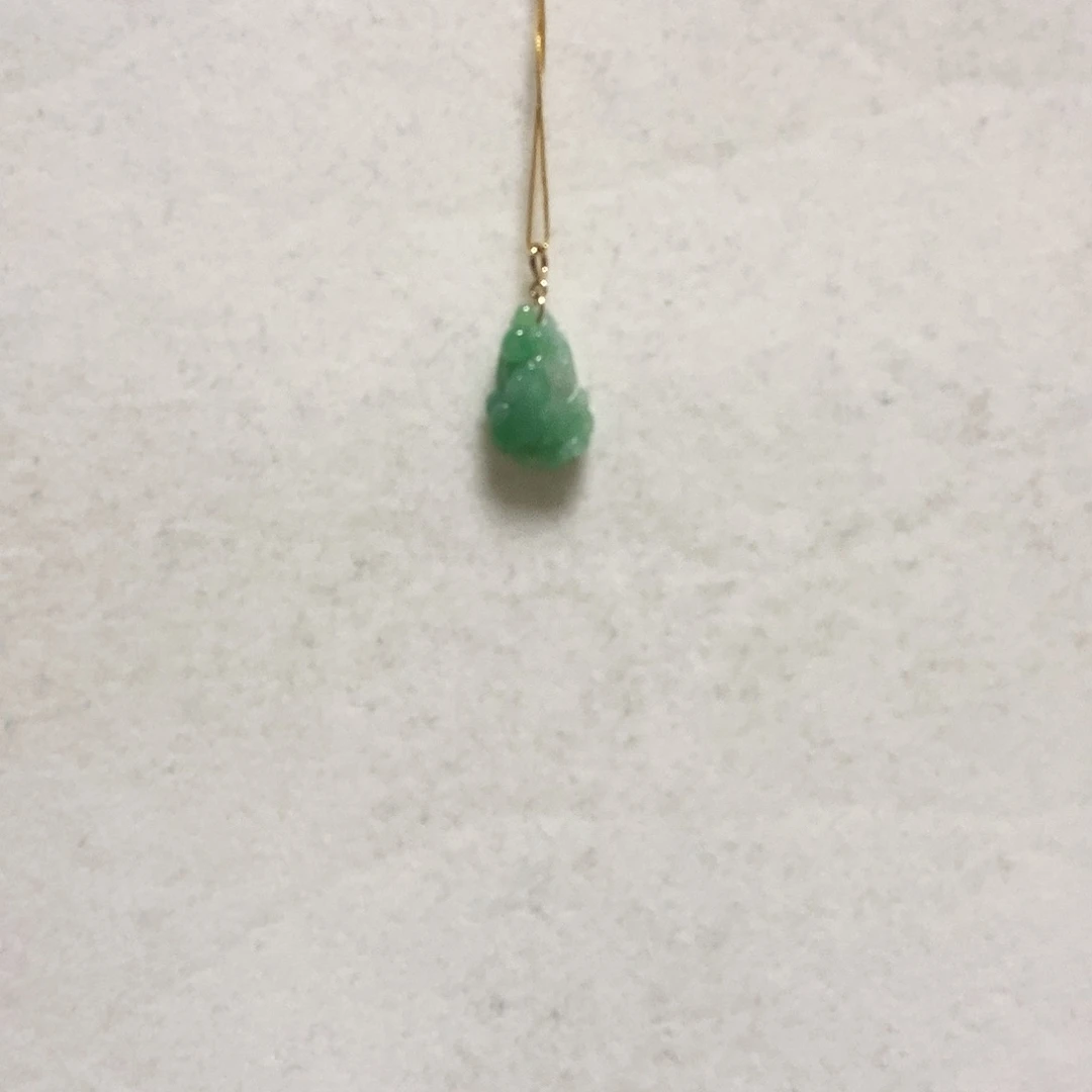 翡翠颈饰18K金镶嵌简单