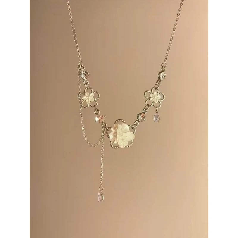 钛钢合成锆石项链 山茶花流苏项链女小众设计高级感锁骨链独特