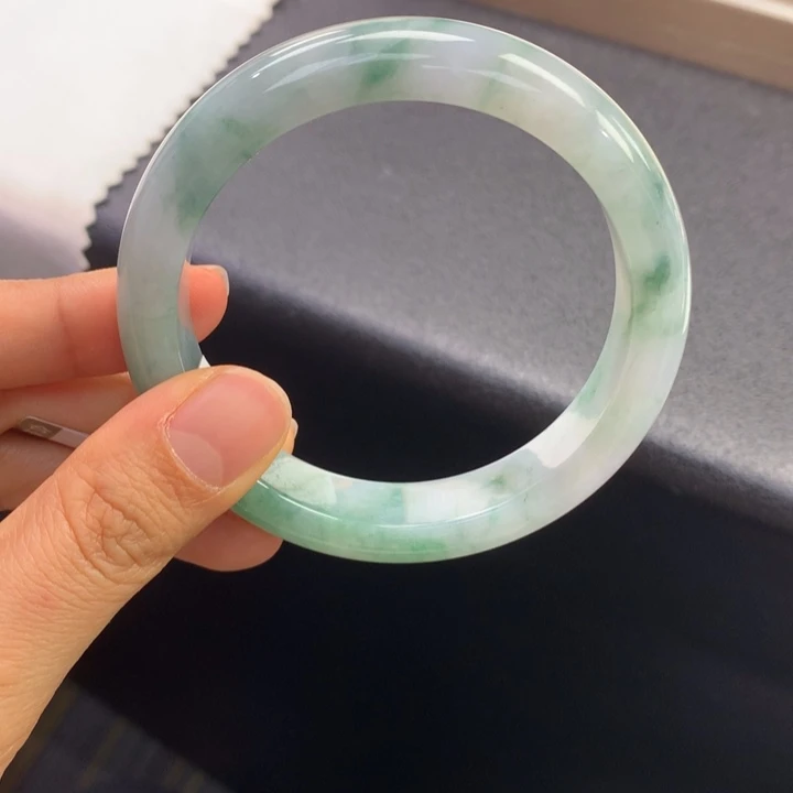 翡翠未镶嵌手镯退货需手镯吊牌标签完好