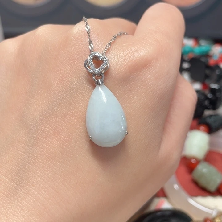 翡翠银S925镶嵌颈饰水滴吊坠
