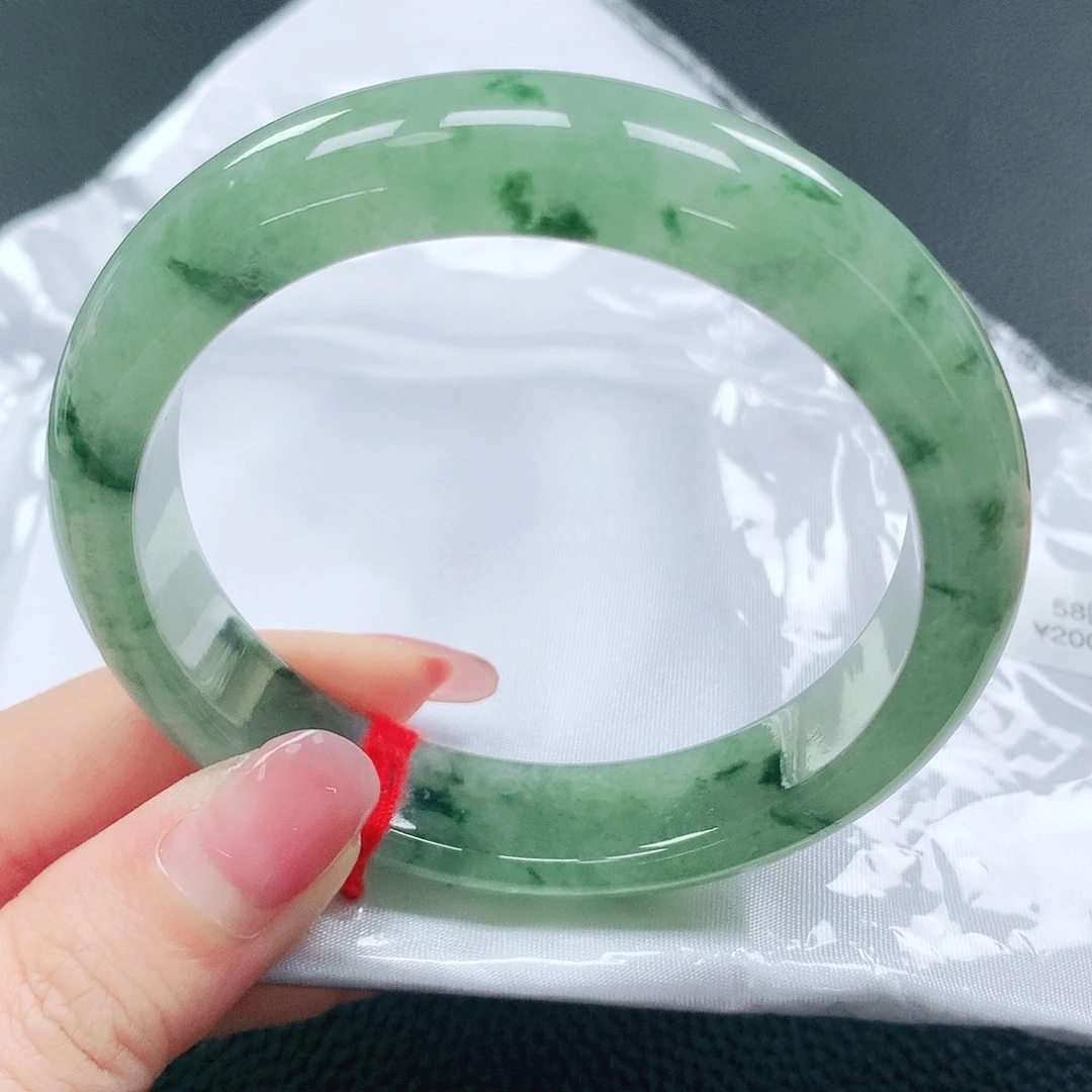 翡翠手镯未镶嵌58圈