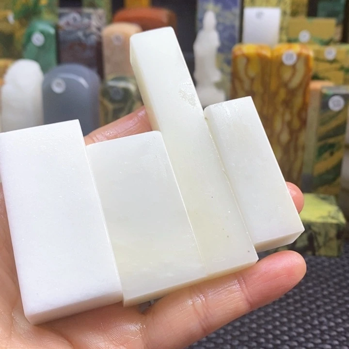 四川石獅****画青田石印章石