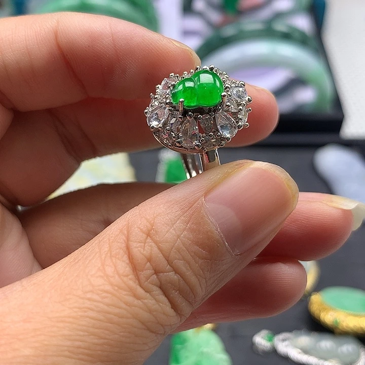 翡翠银S925镀金镶嵌颈饰翡翠