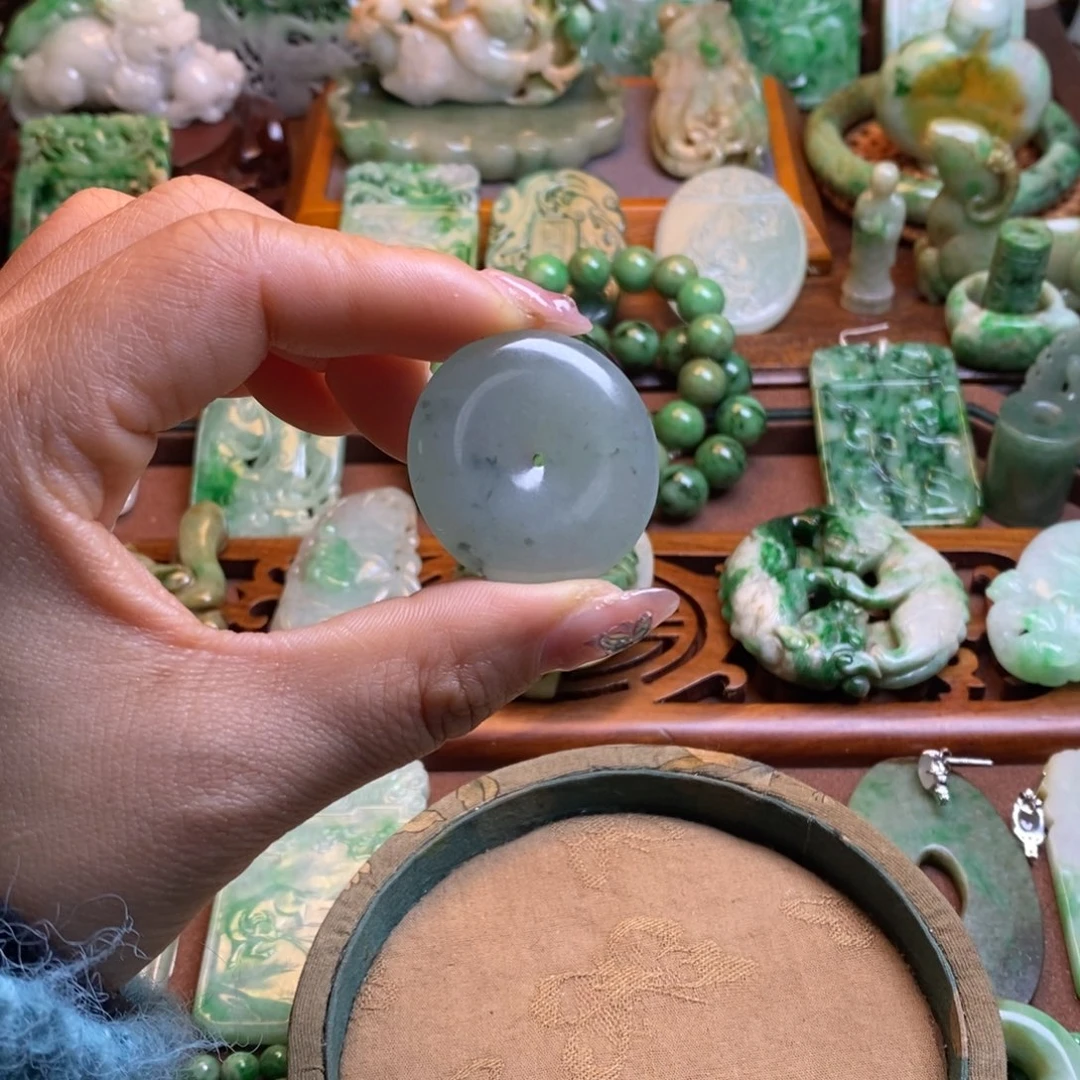 翡翠挂件未镶嵌龙*