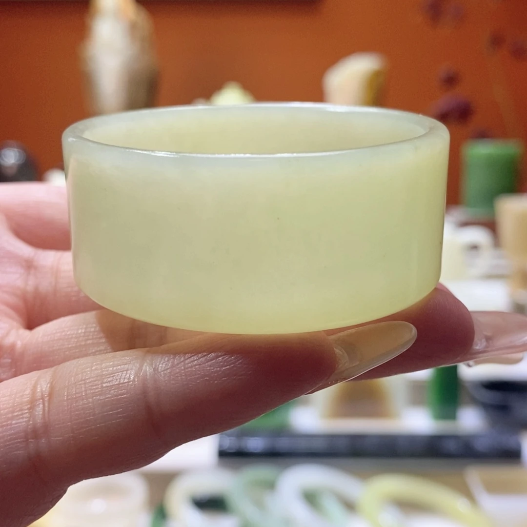 未镶嵌和田玉摆件新疆和田玉黄口杯