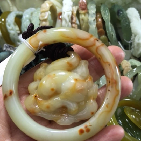 岫玉未镶嵌手镯55.56