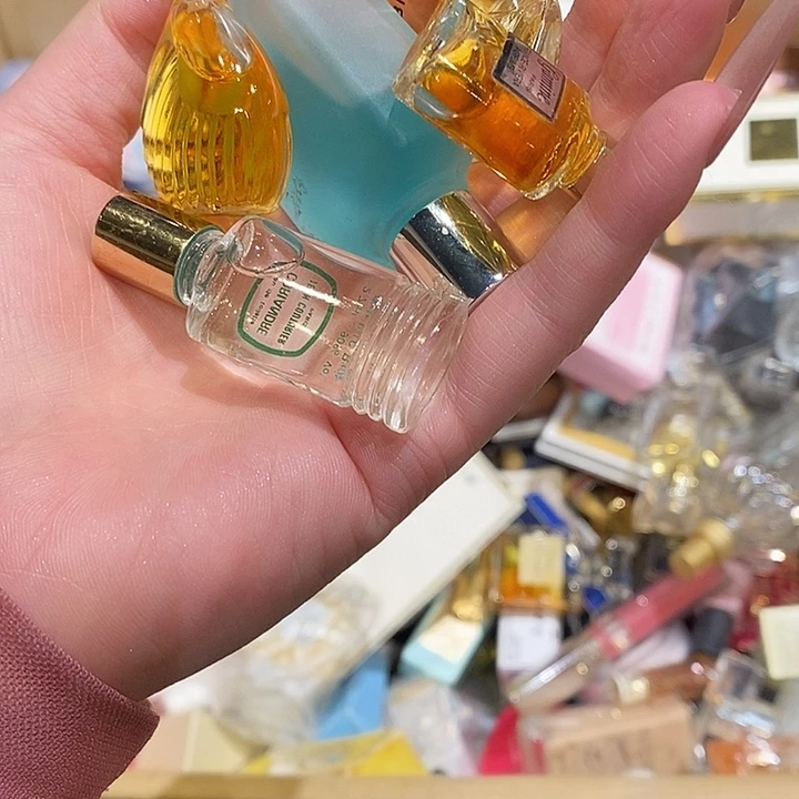 靴***～花岗石铁合金中古香水沐浴露持久留香