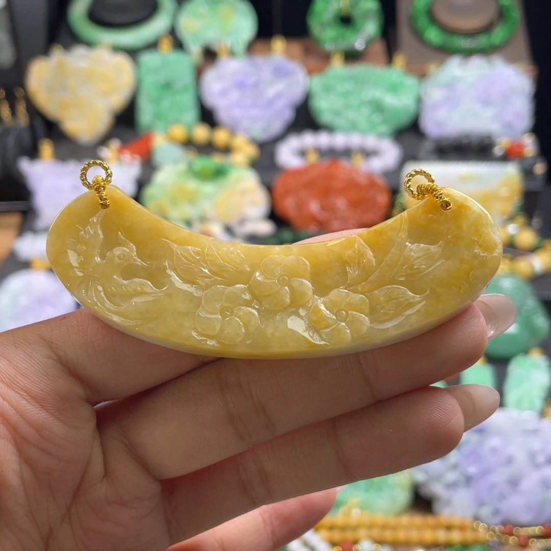 翡翠未镶嵌颈饰待编织