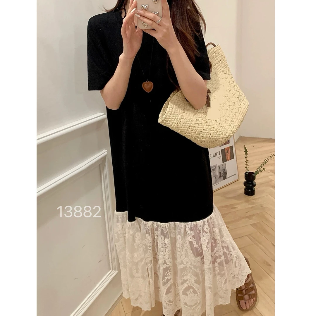 13882  SANFAN  新款下摆白色蕾丝拼接短袖连衣裙