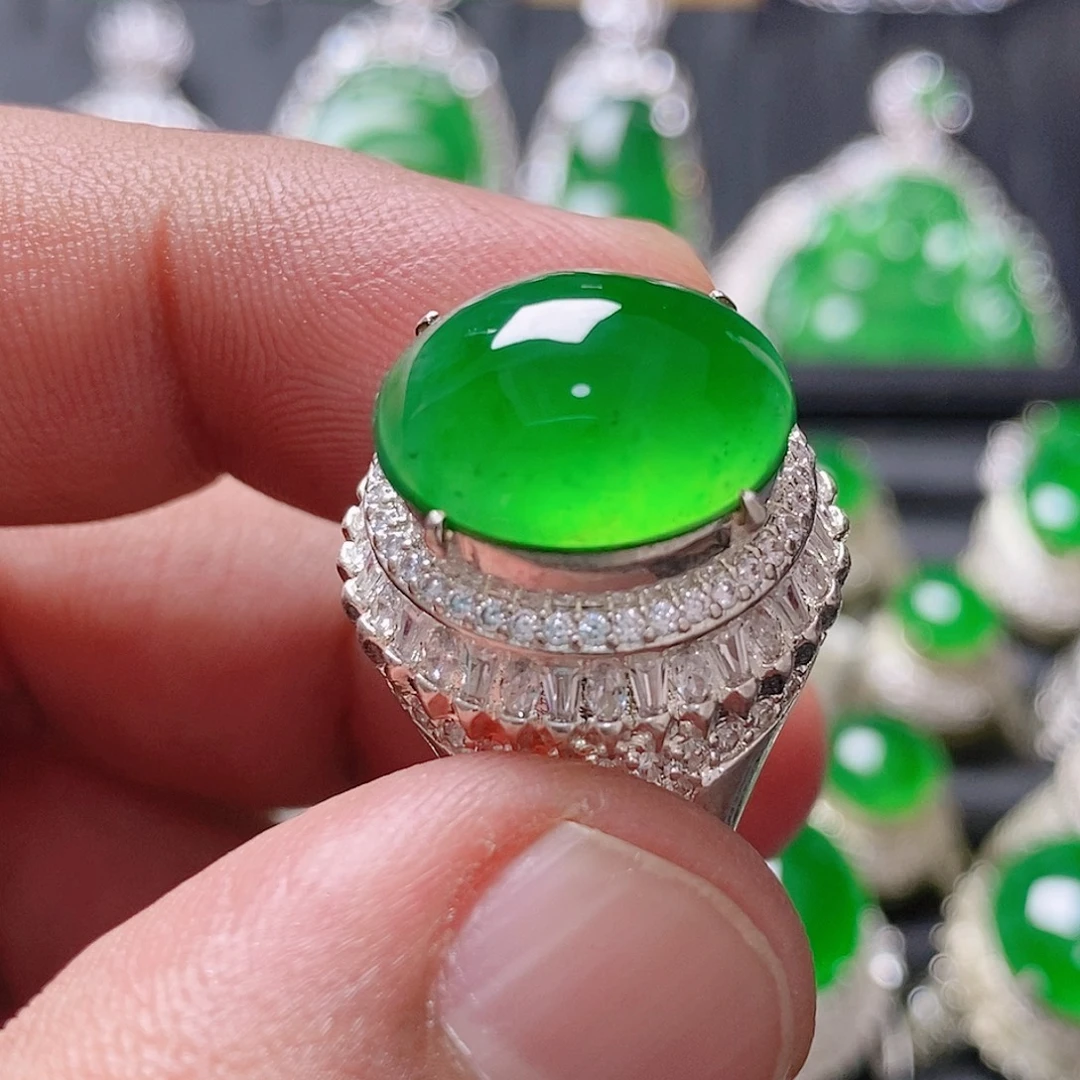 翡翠未镶嵌颈饰