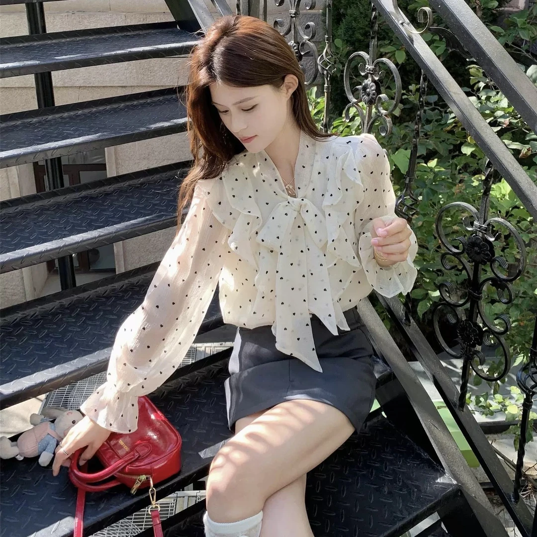法式高级感荷叶边波点衬衫女春秋新款设计感绑带衬衣宽松别致上衣