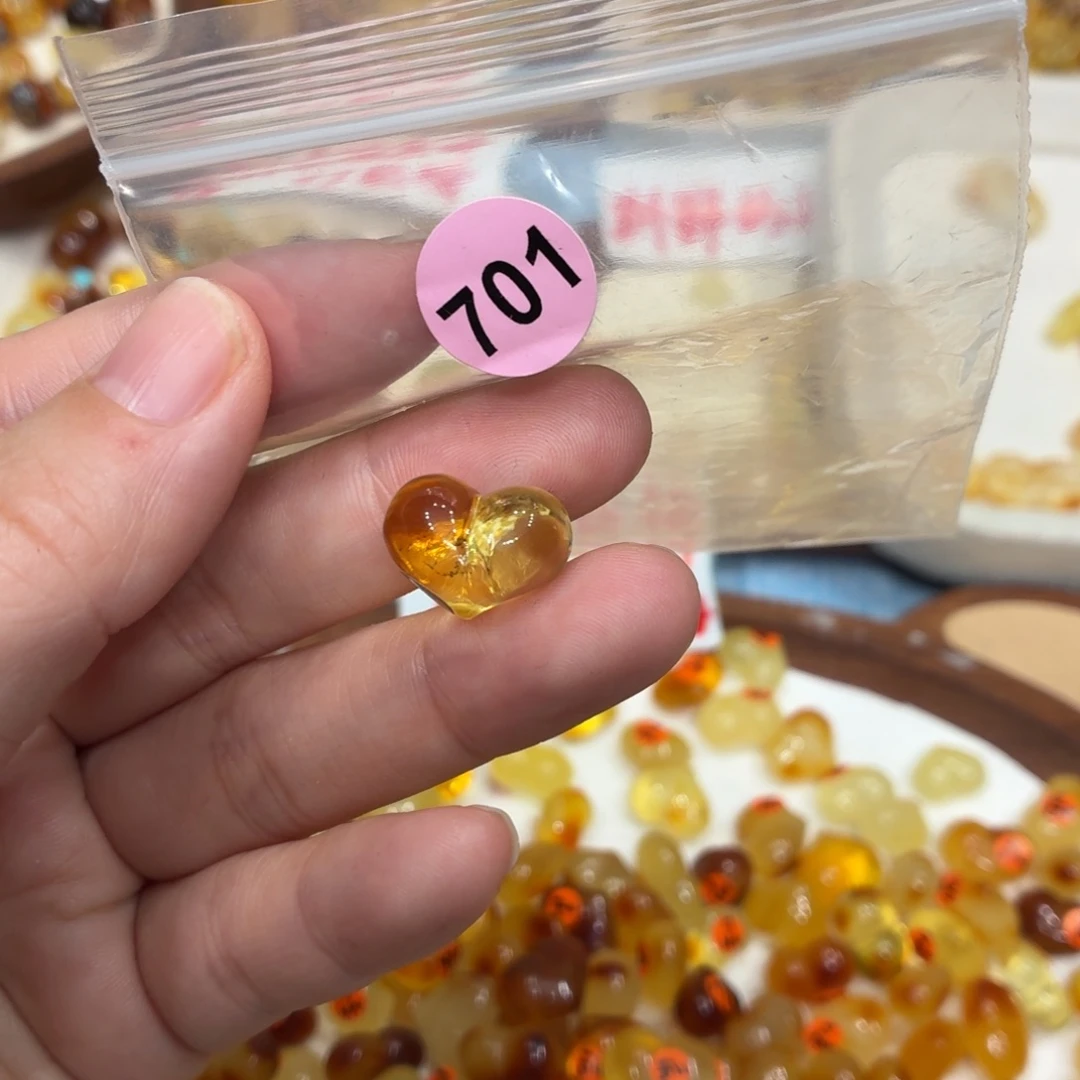 琥珀未镶嵌珠宝奇石