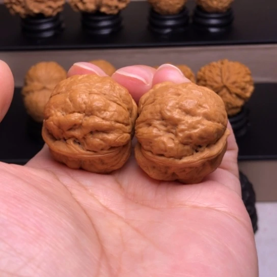 文玩核桃把件肌肉蟾20
