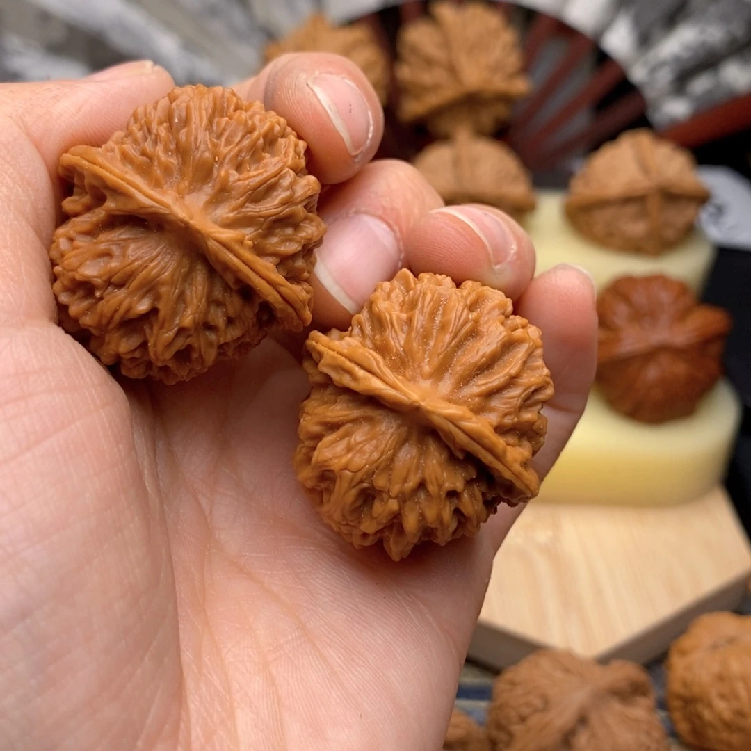 文玩核桃把件天*、185号32荔枝纹元宝