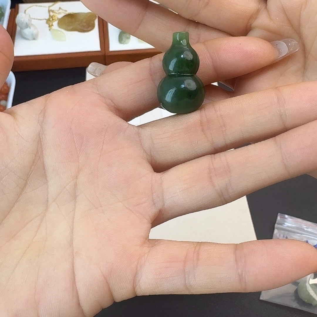 和田玉未镶嵌珠宝半成品