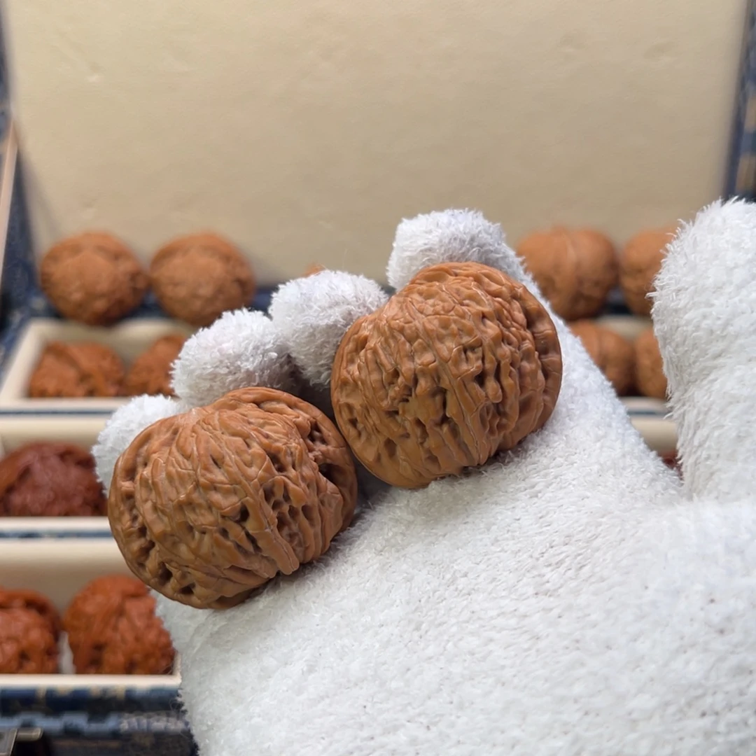 文玩核桃吊坠34 蝴蝶磨盘 43