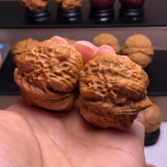 文玩核桃把件刺甲苍龙9