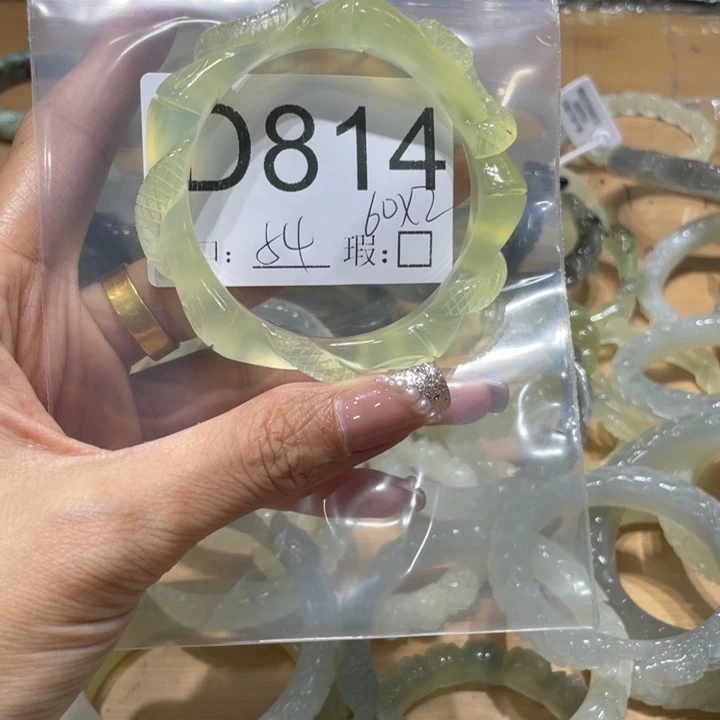 未镶嵌蛇纹石玉手镯东****.