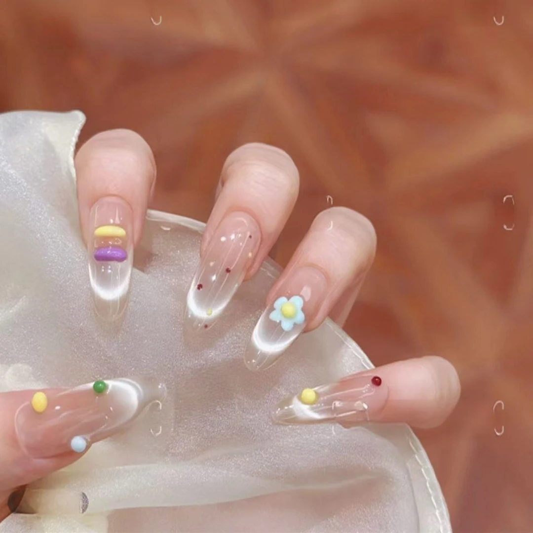 【小云朵】多巴胺系清冷感贴钻穿戴甲新款高级感小众显白