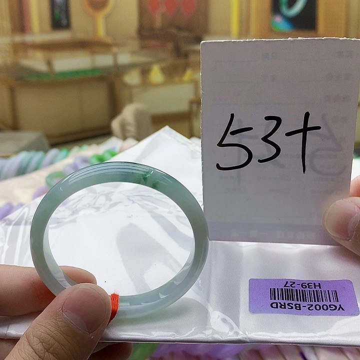 翡翠未镶嵌手镯jggjggjvgy