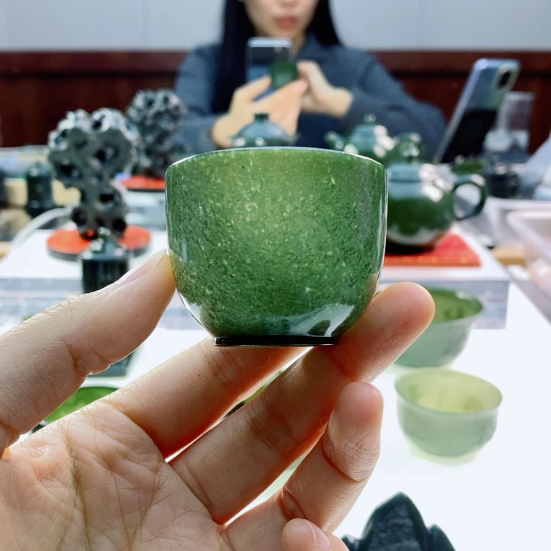 未镶嵌和田玉摆件