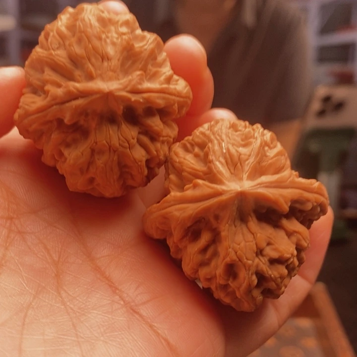 把件文玩核桃红锦鲤