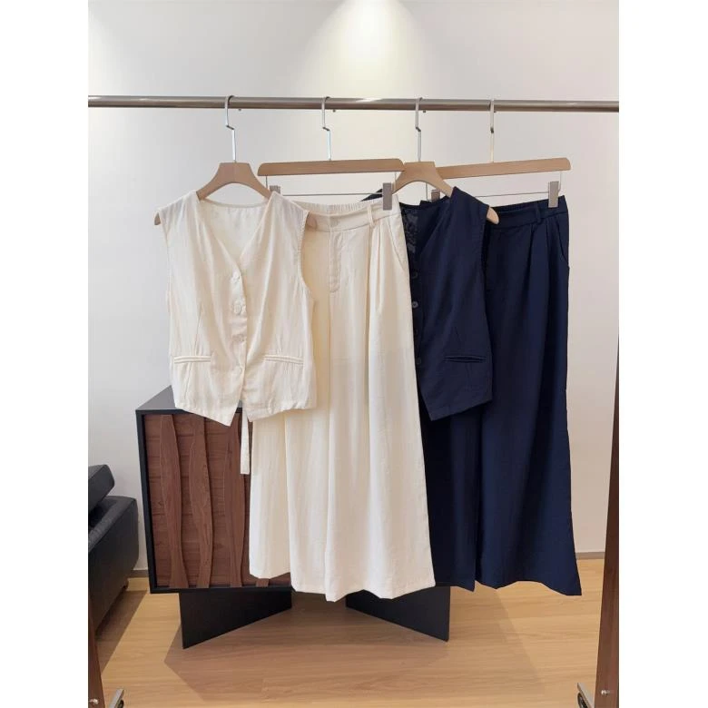 简约通勤套装 背面蕾丝拼接V领无袖背心+阔腿裤