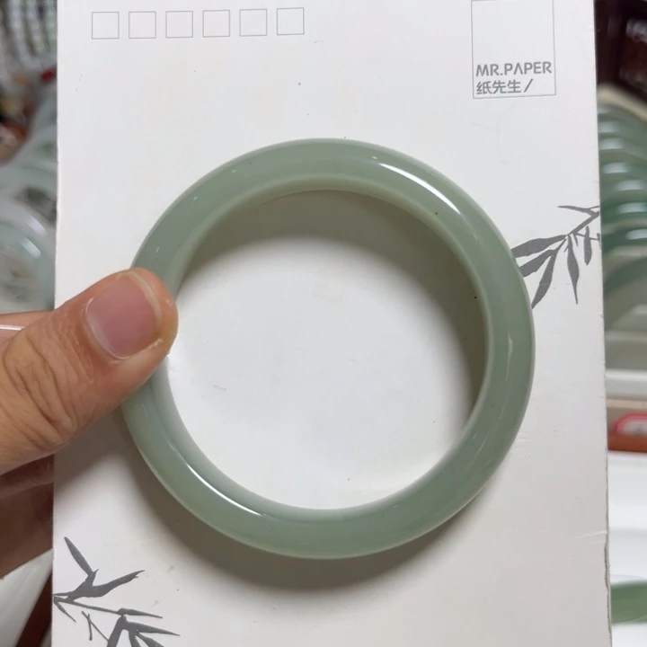 未镶嵌手镯石英质玉