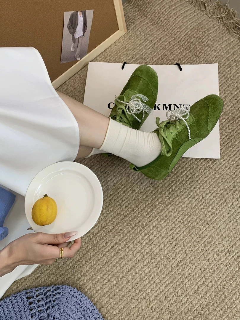 真皮透气复古德训鞋女2025夏季新款珍珠蝴蝶结阿甘鞋7051