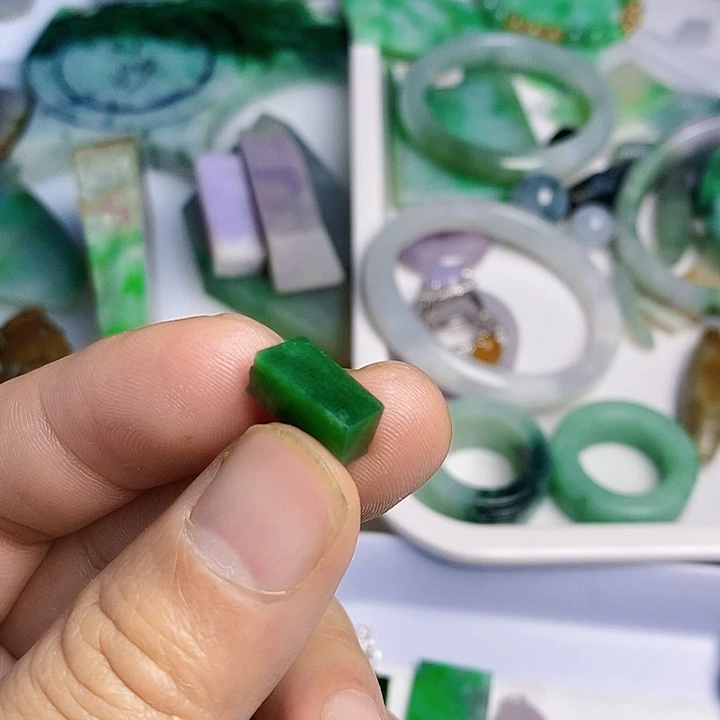 五***哥翡翠散珠天然翡翠A货挂件