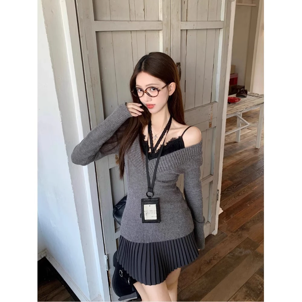 纯欲风套装灰色露肩针织毛衣女蕾丝挂脖背心冬季百褶半身裙三件套