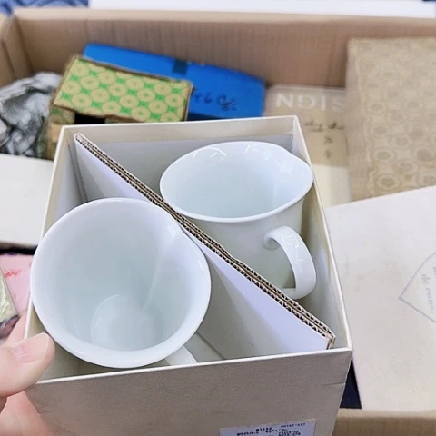 玲珑堂瓷器杂货铺山**画