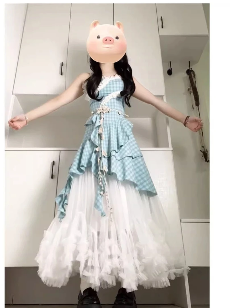 韩系度假风不规则设计感吊带连衣裙女夏季新款收腰显瘦中长裙套装