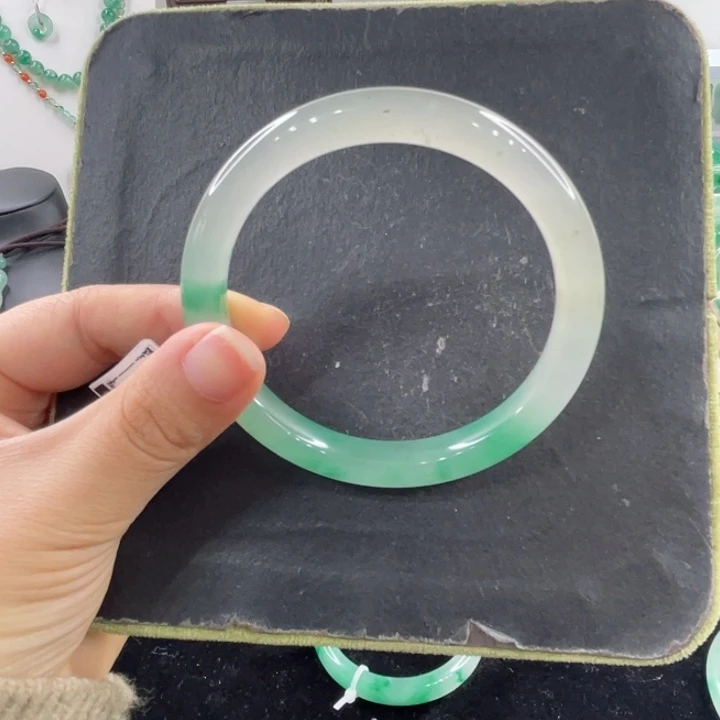 未镶嵌手镯石英质玉（非洲翠）Ö*