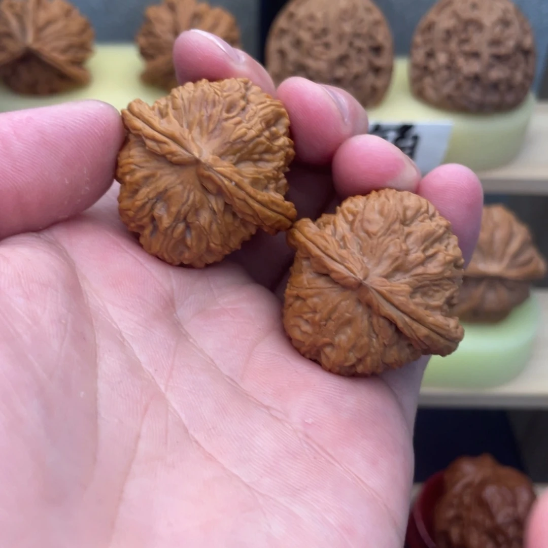 8***5吊坠文玩核桃角白34