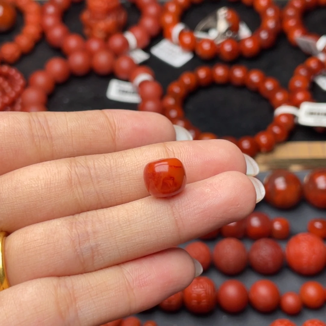 洛***珂南红玛瑙未镶嵌手串Y10.5mm牛血火焰老型