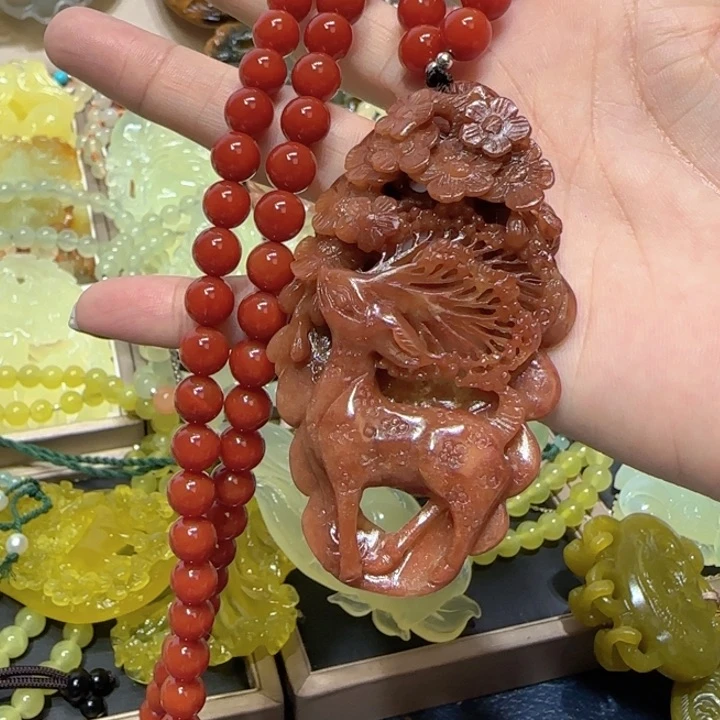 未镶嵌蛇纹石玉吊坠