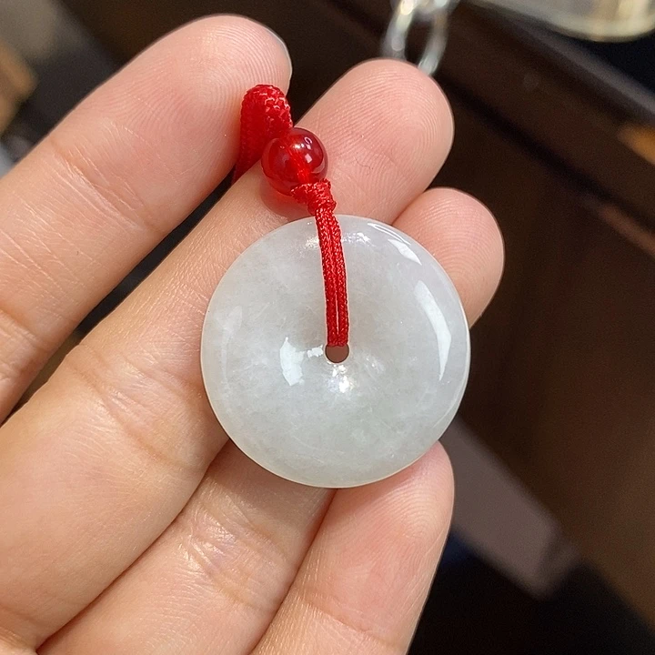 翡翠未镶嵌颈饰平安扣